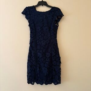 NWT Lulus Women’s Small Navy Blue Floral Lace Short Sleeve Sheath Dress